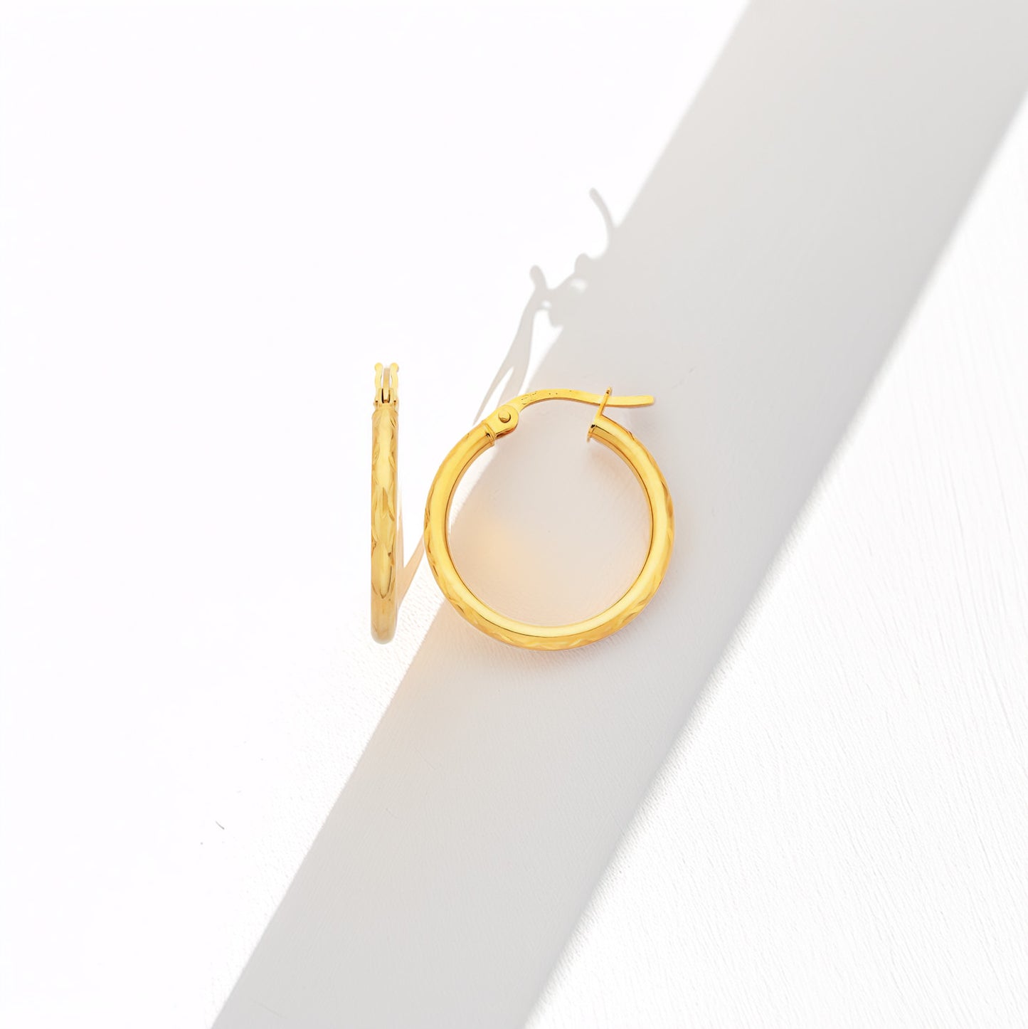 Diamond-Cut Yellow Gold Hoop Earrings (2mm x 15mm)