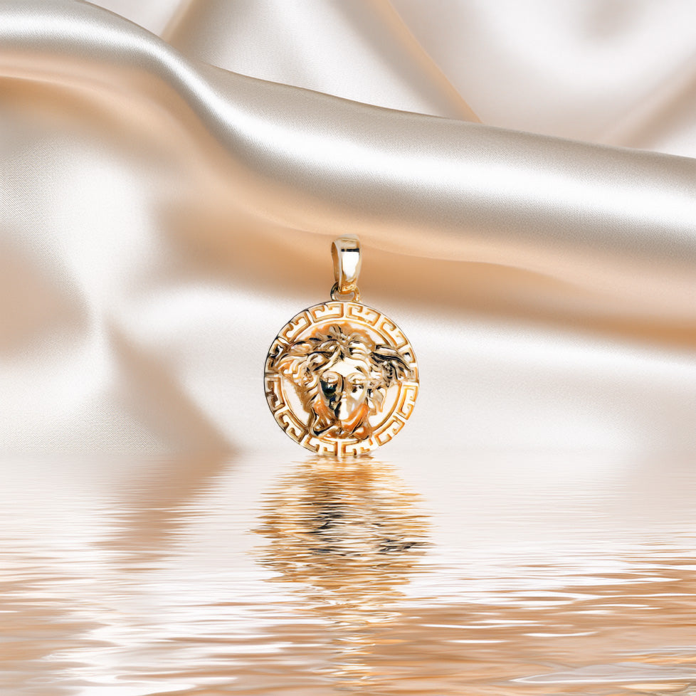 9ct Gold Small Medusa Plus 9ct Gold Chain