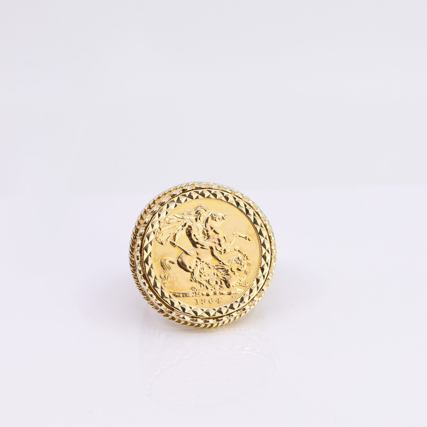 9ct Full Sovereign Ring With Patterns