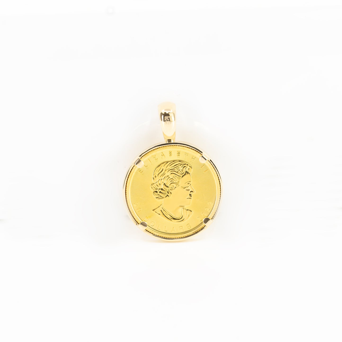 Canada Leaf Pendant Fine Gold