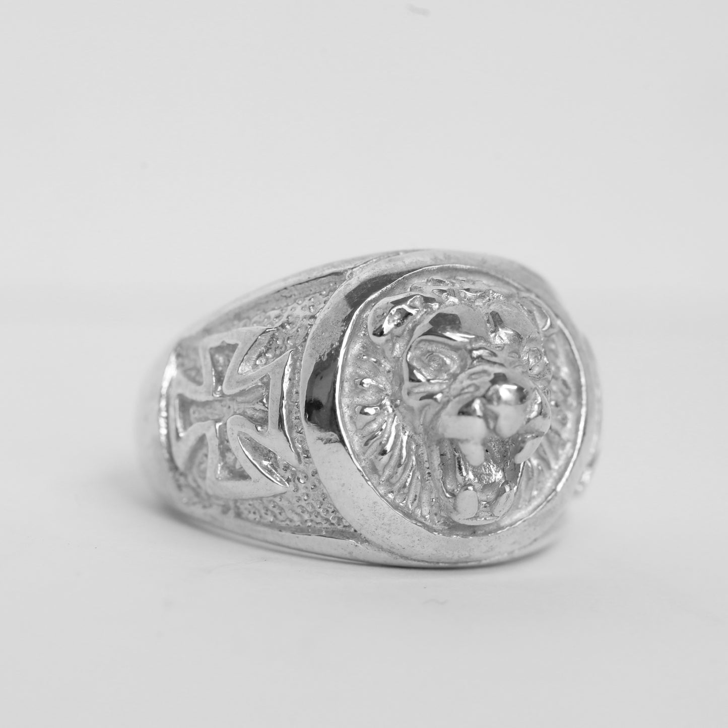 Sterling Silver Lion Crest Ring